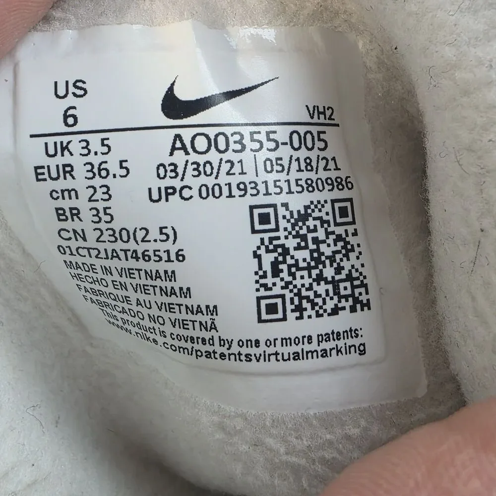 Nike Tanjun High Rise Womens 6 Summit White Sail Winter Boots AO0355-005 EUC